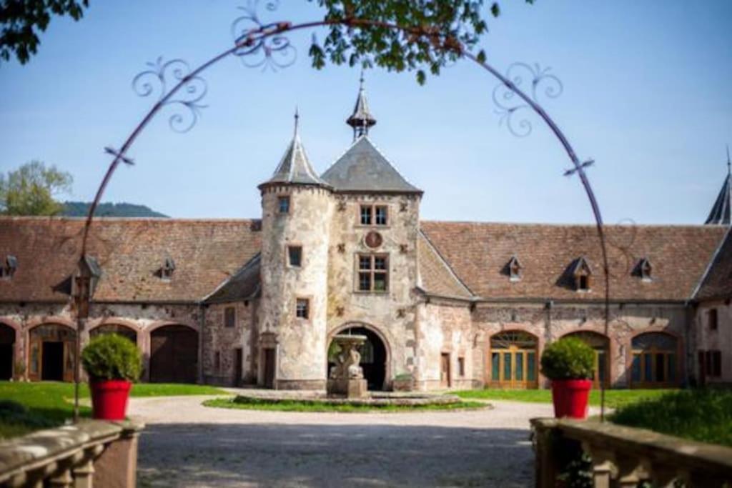 Le Patio Du Chateau De Thanville Exterior photo